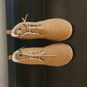 Boys shoes